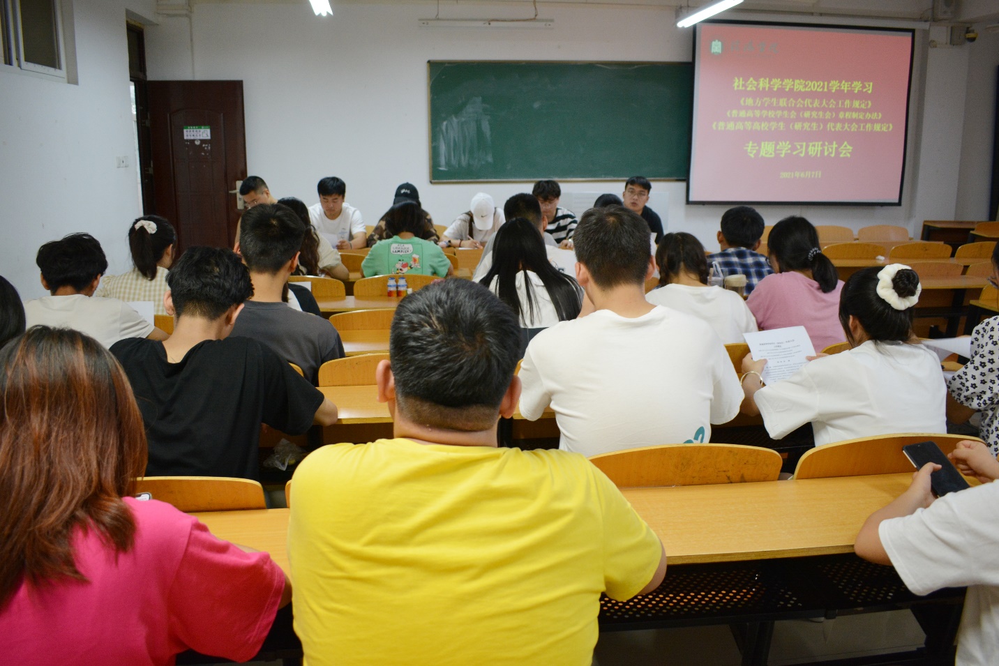 说明: C:\Users\朱龙宇\Desktop\D0083B37AD4D6C26C3BEF5A1DFF1BAFA.jpg 说明: C:\Users\朱龙宇\Desktop\D0083B37AD4D6C26C3BEF5A1DFF1BAFA.jpg